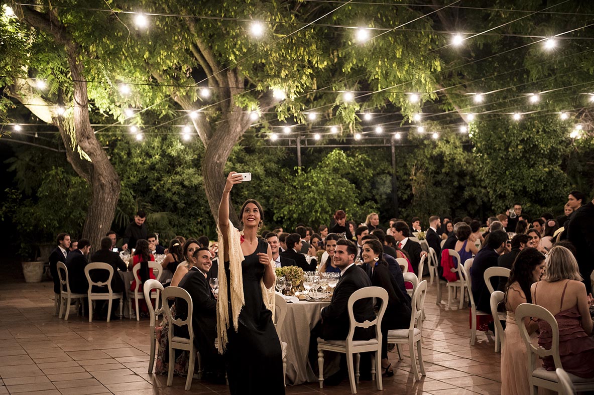 Momentos que emocionan: Leticia y Celso 3 Boda de Leticia y Celso en Villa Bugatti- Salón Invernadero con invitados
