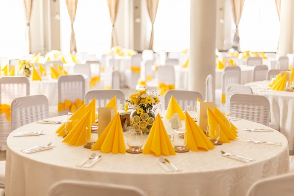 Guía práctica para organizar a las mesas en tu boda 2 organiza las mesas de tu boda 1