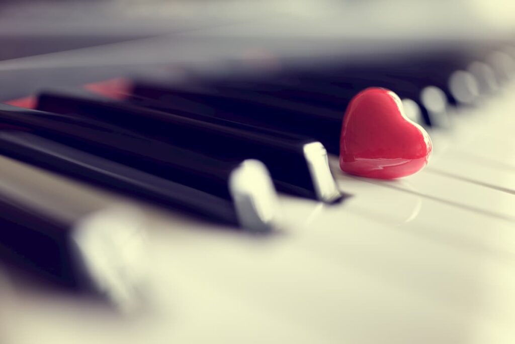 red heart on piano keys pbnqqqz 1 1